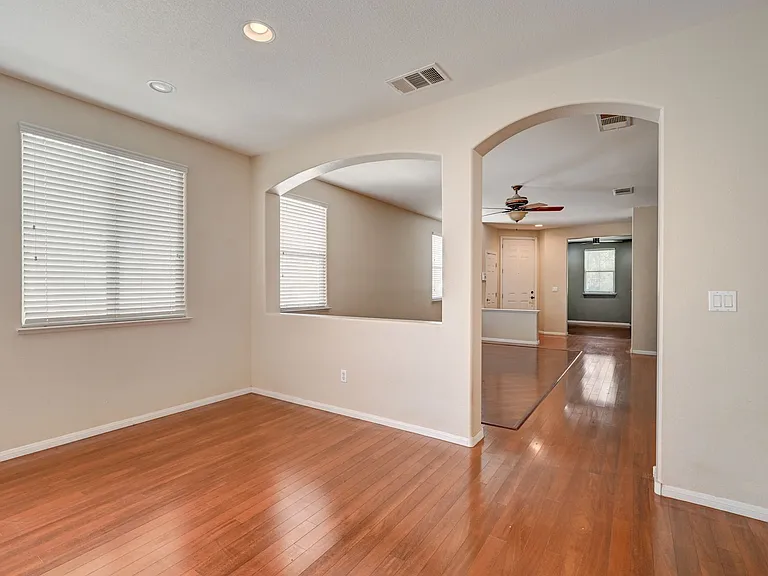 4421 Desert Home Ave — Photo 16