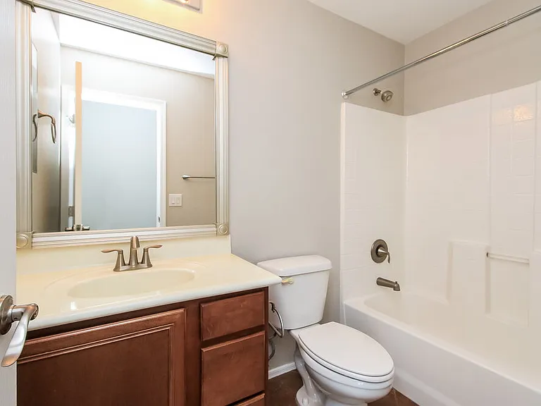 3344 E Franklin Ave — Photo 14
