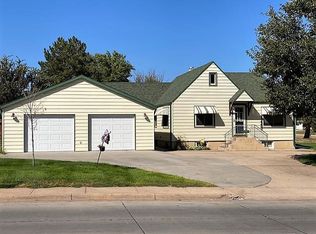 1201 W J St, Mccook, NE 69001