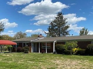 1264 Lovelady Rd, Byrdstown, TN 38549