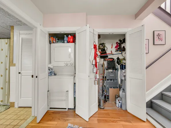 300 Communipaw Avenue image 21 of 34