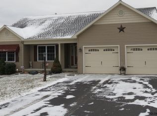 6 Debbie Ln, Averill Park, NY 12018