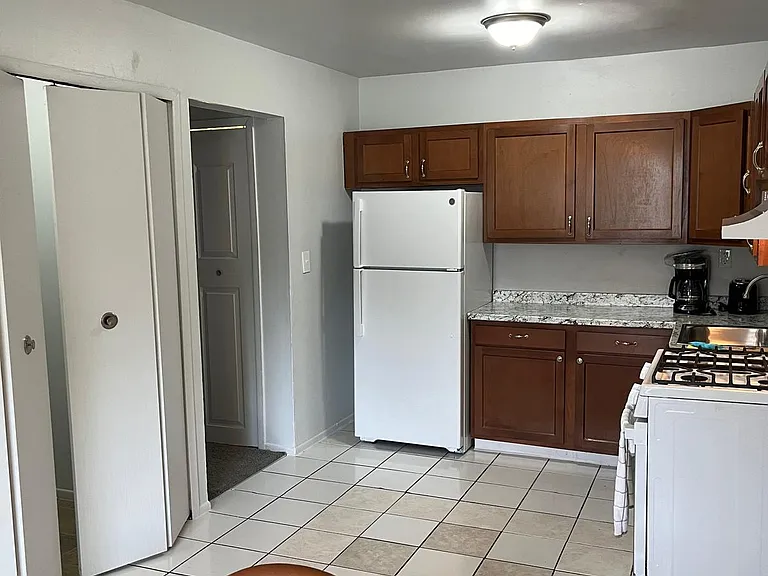 San Dee Townhomes — Photo 21