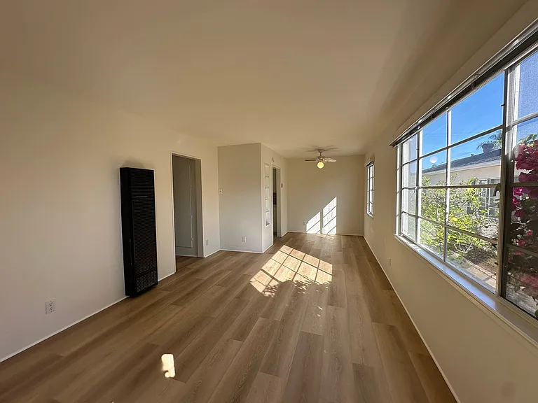22 W Pedregosa St — Photo 2