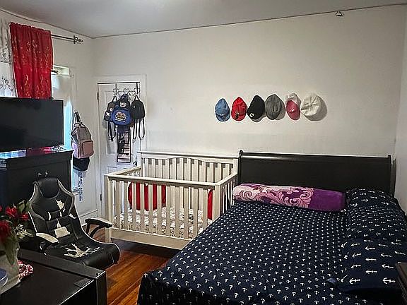 4th image of 1533 Park Ave
