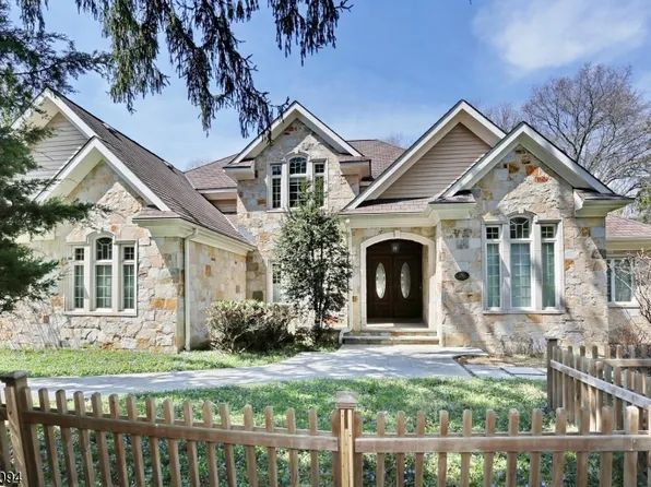 285 E Saddle River Rd, Upper Saddle River Boro, NJ 07458