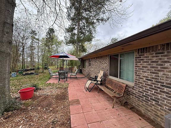 4th image of 587 Hemlock Rd