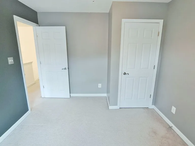 253 N Front St — Photo 35