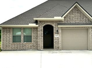 540 S 28th St #B, Nederland, TX 77627