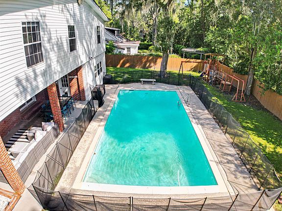 4th image of 2207 Mulberry Blvd