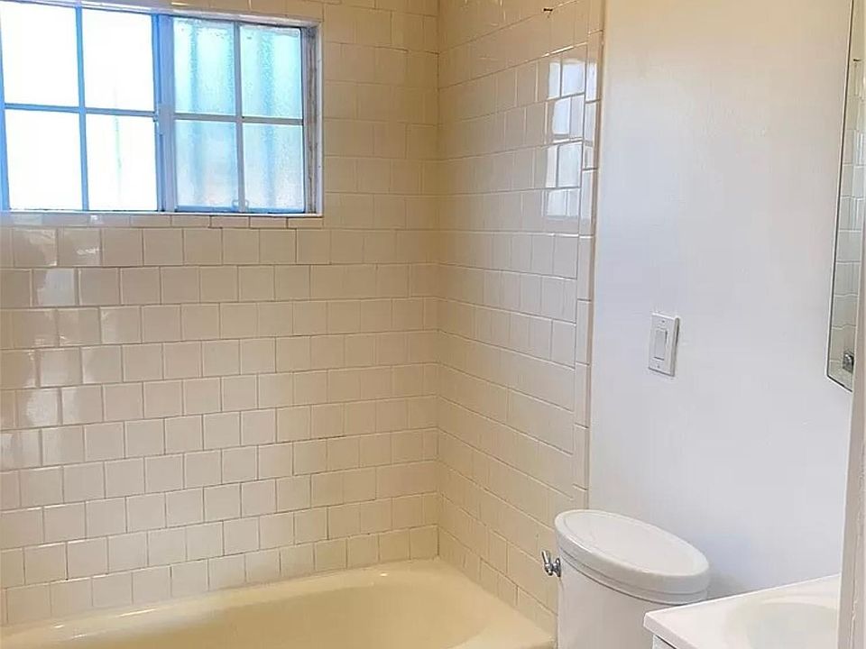 1st image of 667 W 65th St
