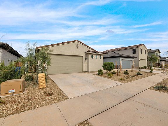 3rd image of 17382 W Paraiso Ln