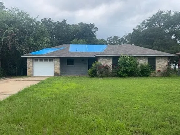 2518 Hardwood Dr, Bryan, TX 77803