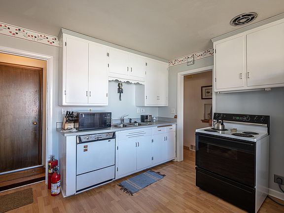 2nd image of 8525 W Melvina St