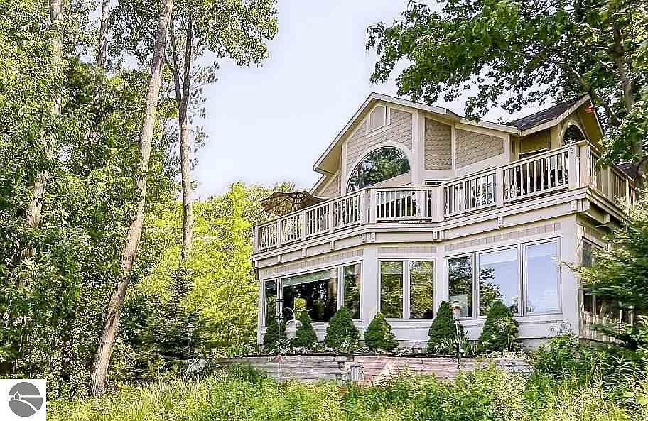5 Brook Hill Cottages Gln, Glen Arbor, MI 49636 Zillow