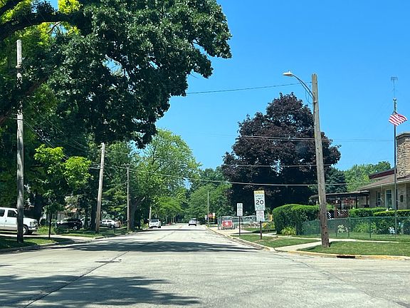 5th image of 520 Colville Pl