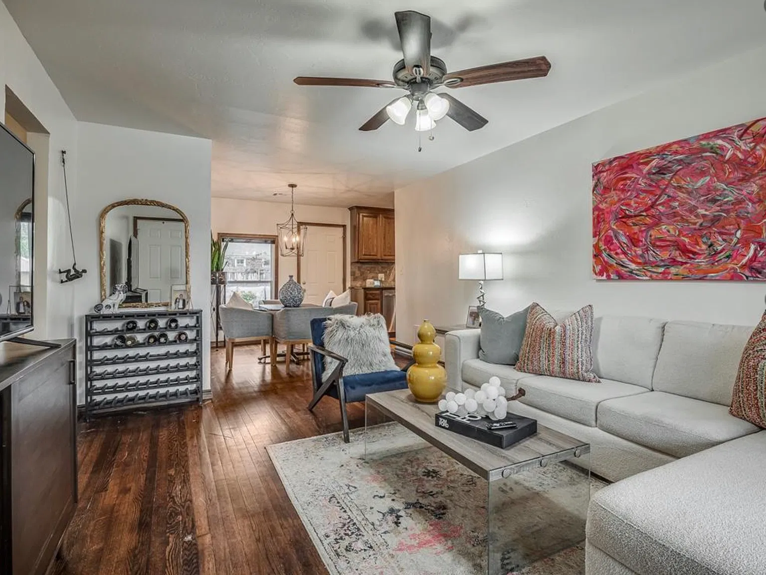 3 bed, 1020 sqft, $1,800 — Photo 4