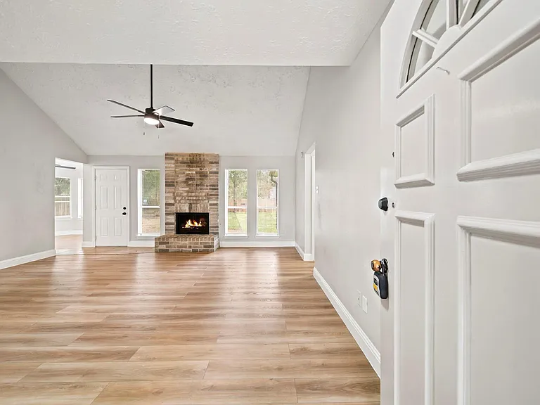 22039 Rivermead Dr — Photo 4