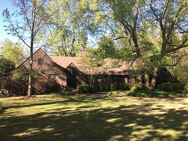 1st image of 207 Saint Andrews Cir