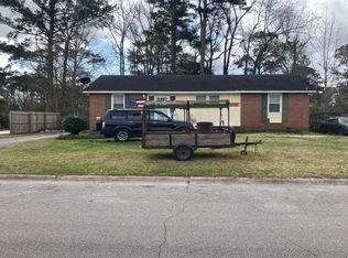 411 Woodhaven Dr, Jacksonville, NC 28540