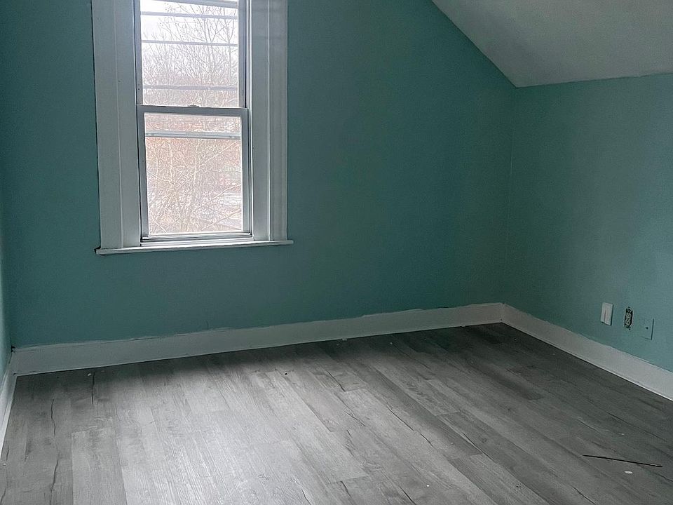 2nd image of 1211 Douglas Ave Floor 2