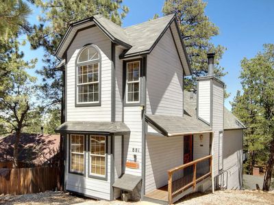 881 Cedar Ave, Sugarloaf, CA, 92386
