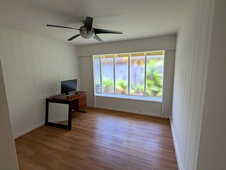 305 Halaki St — Photo 11