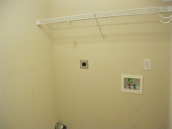4th image of 634 W Main St #3201