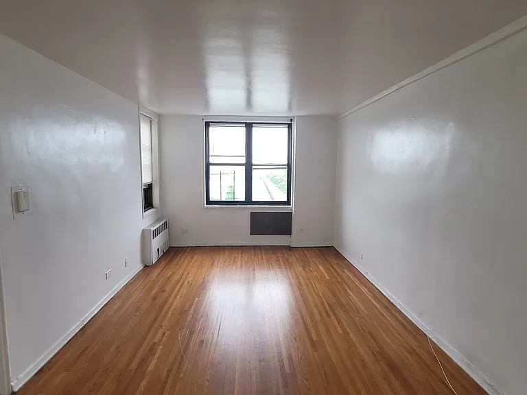 50 Shore Blvd #E5 — Photo 1