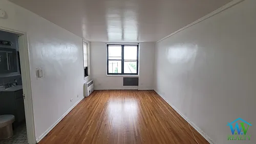 50 Shore Blvd Photo 1