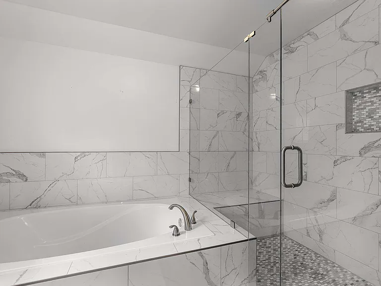 1134 Knott St SE — Photo 16