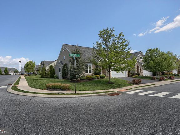 4th image of 103 Windemere Dr.