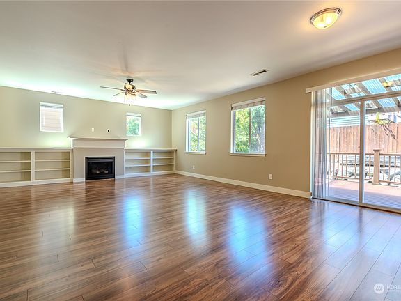 2nd image of 1443 Farina Loop SE