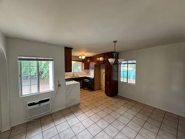 3 bed, 2.0 bath, 1167 sqft, $3,500 — Photo 4