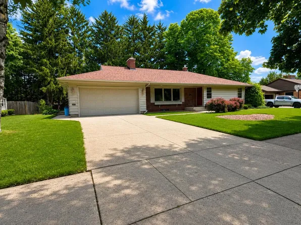 1616 Ahrens STREET, Manitowoc, WI 54220
