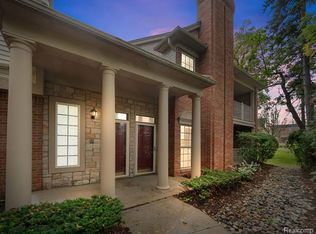 45 N Squirrel Rd, Auburn Hills, MI 48326