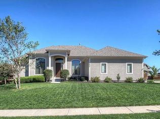 9633 Appleridge Ln, Lenexa, KS 66227