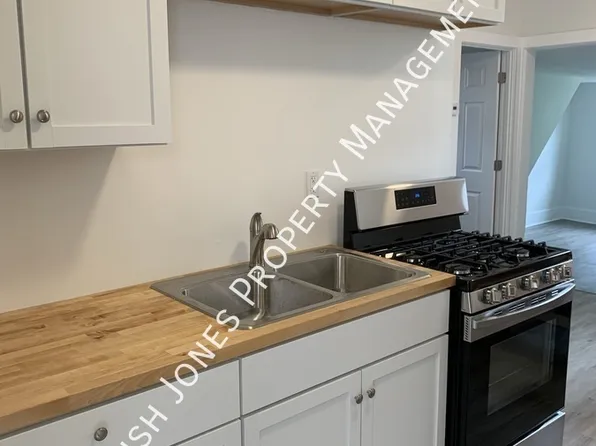 109 17th St APT 2, Buffalo, NY 14213