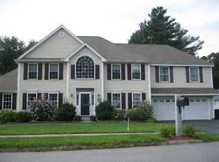 2 Hummingbird Ln, Hudson, NH 03051