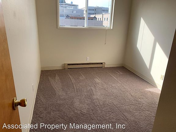 3rd image of 150 NE Jackson St APT 6