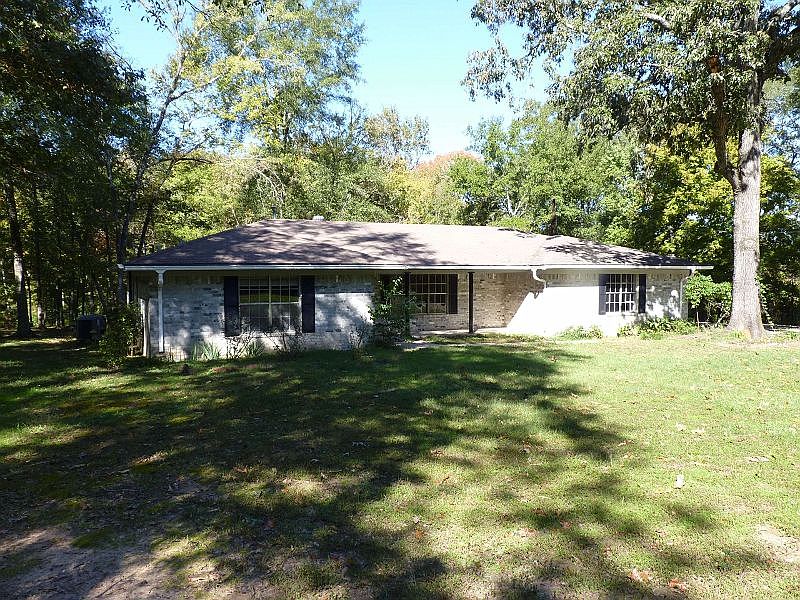 1st image of 352 Woodland Oak Dr