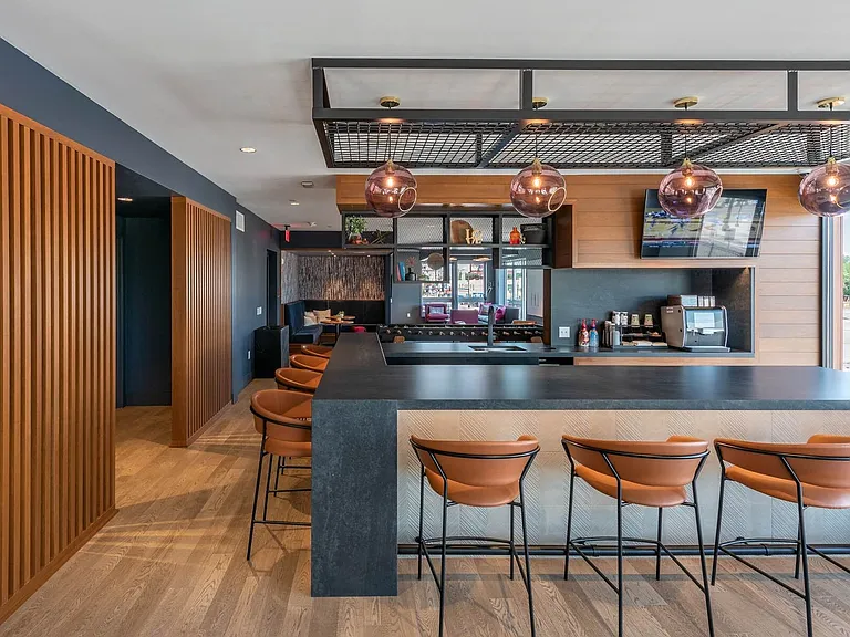 Pivot Apartments — Photo 40