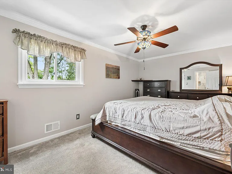 19829 Spurrier Ave — Photo 17