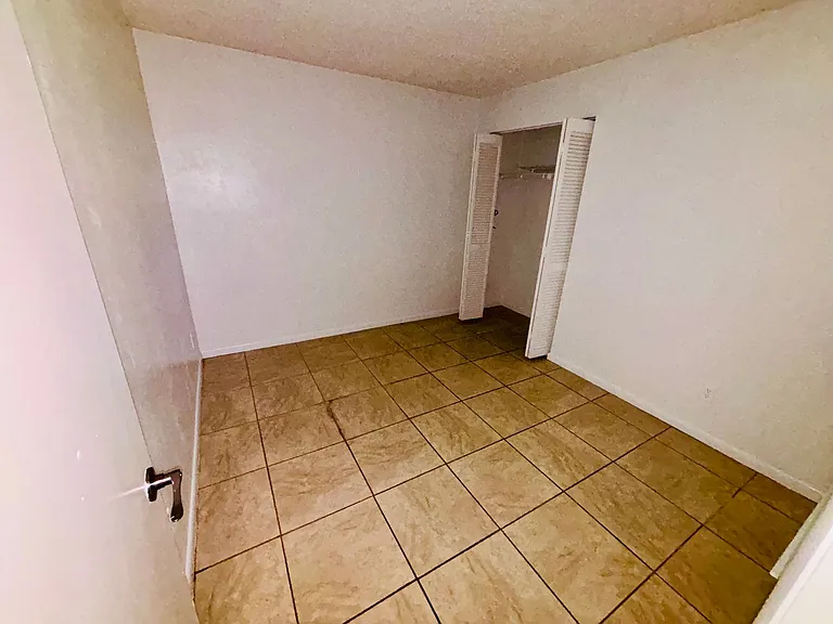 4193 New Haven Ct — Photo 14