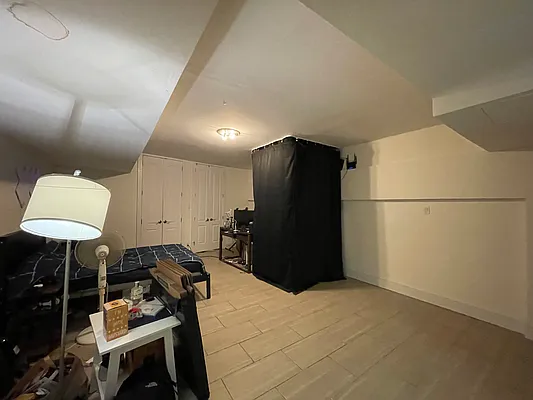 Rented by Bond New York | media 17