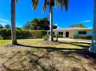 905 13th St N, Naples, FL 34102