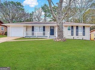 929 Pine Roc Dr, Stone Mountain, GA 30083