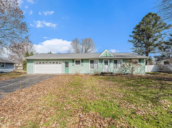 7817 E De Ave, Richland, MI 49083