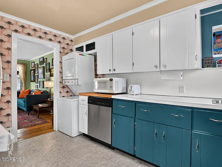 139 Webb Ave — Photo 17