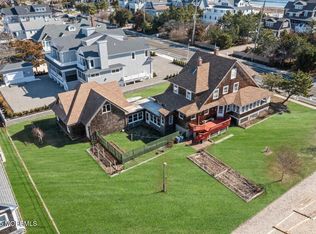 1318 Ocean Ave, Mantoloking, NJ 08738